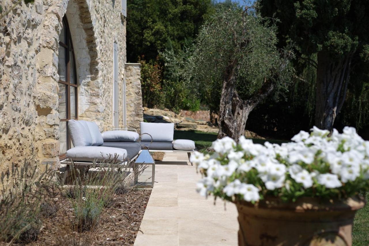L'Elegante Bastide En Pierre Avec Vue Sur Le Vieux Village De Mougins Bagian luar foto