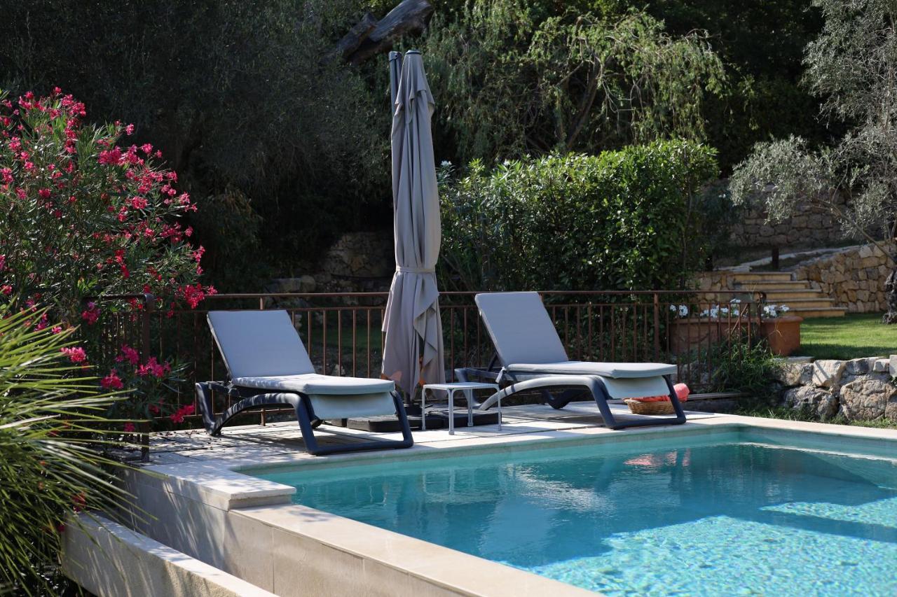 L'Elegante Bastide En Pierre Avec Vue Sur Le Vieux Village De Mougins Bagian luar foto